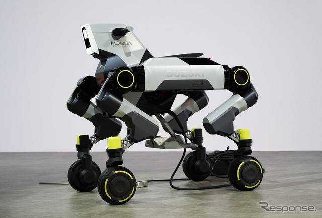 スズキの次世代四脚モビリティ「MOQBA(モクバ)2」(ジャパンモビリティショー2025)