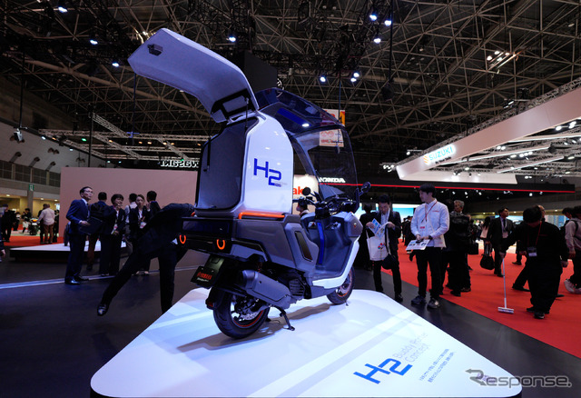 水素エンジンを搭載する H2 Buddy Porter Concept（ジャパンモビリティショー2025）
