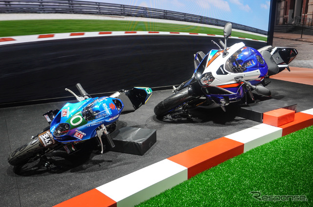 CNチャレンジ ミニと新型GSX-R1000Rにまたがり親子撮影が可能