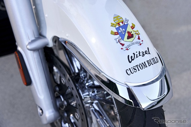 ローマ教皇レオ14世のサイン入りBMW『R18』の特別カスタム仕様