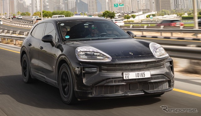 ポルシェ『カイエン』次期型のEVプロトタイプ