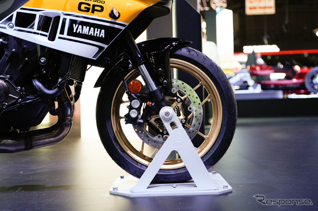 「レジェンドイエロー」のヤマハ XSR900GP 2026年モデル(ジャパンモビリティショー2025)