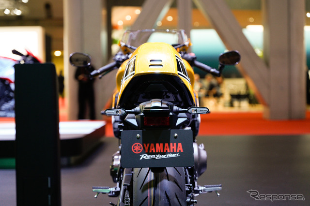 「レジェンドイエロー」のヤマハ XSR900GP 2026年モデル(ジャパンモビリティショー2025)