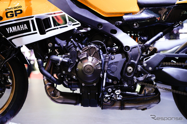 「レジェンドイエロー」のヤマハ XSR900GP 2026年モデル(ジャパンモビリティショー2025)