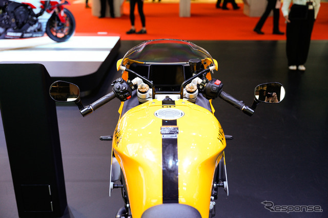 「レジェンドイエロー」のヤマハ XSR900GP 2026年モデル(ジャパンモビリティショー2025)