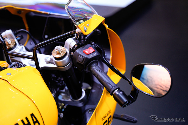 「レジェンドイエロー」のヤマハ XSR900GP 2026年モデル(ジャパンモビリティショー2025)