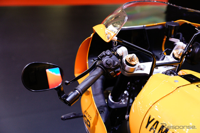 「レジェンドイエロー」のヤマハ XSR900GP 2026年モデル(ジャパンモビリティショー2025)