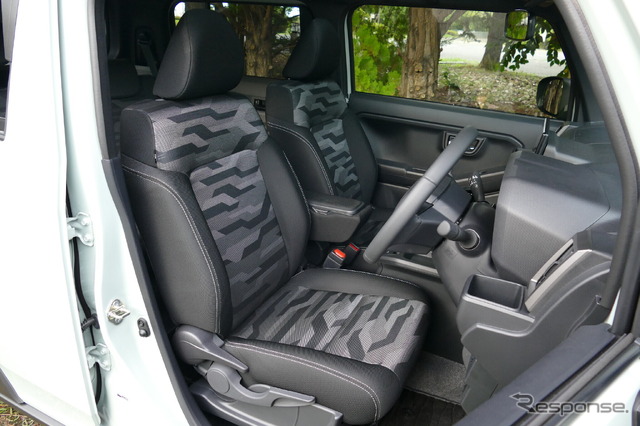 ダイハツ タフト Gターボ ダーククロームベンチャー