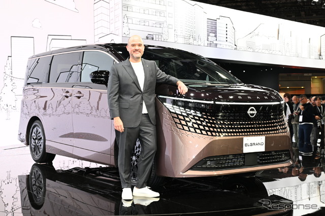 日産 エルグランドとイヴァン・エスピノーサ社長(ジャパンモビリティショー2025)