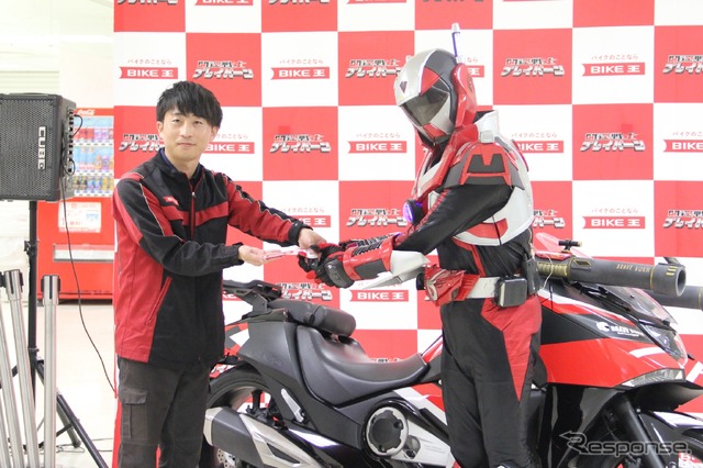 ホンダ『NM4』が栃木県小山市のご当地ヒーロー「開運戦士ブレイバーン」の戦術車両に