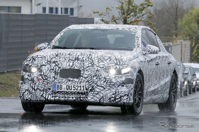 メルセデスベンツ EクラスEQ 市販型のプロトタイプ