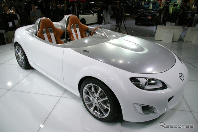 【フランクフルトモーターショー09】マツダ ロードスターに軽量スピードスター…超スパルタン