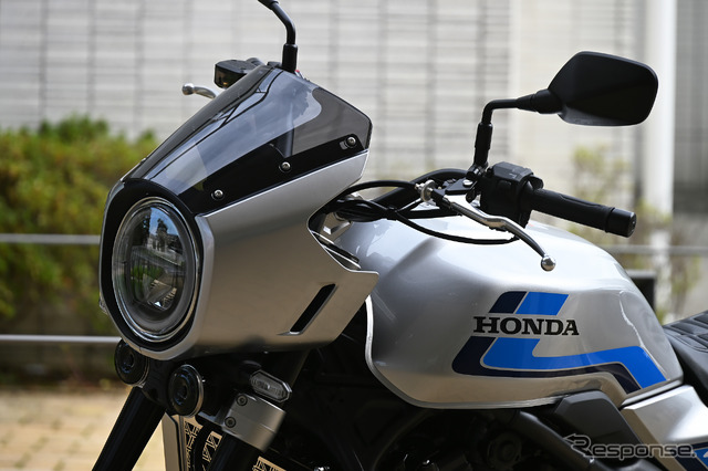 ホンダ CB1000F SEのフロントカウル。純正アクセサリーでも用意される