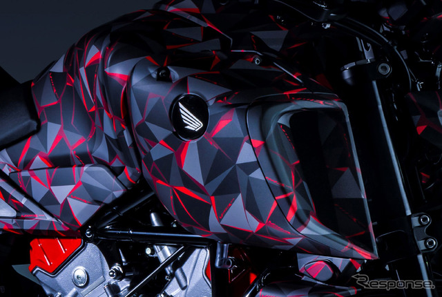 ホンダ V3R900 E-コンプレッサー プロトタイプの新エンブレム