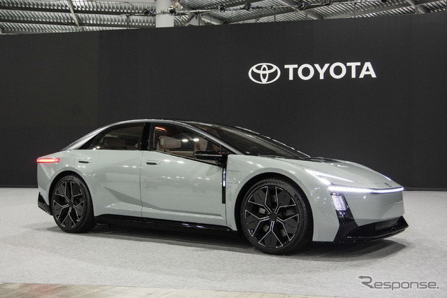 トヨタ カローラコンセプト（ジャパンモビリティショー2025）