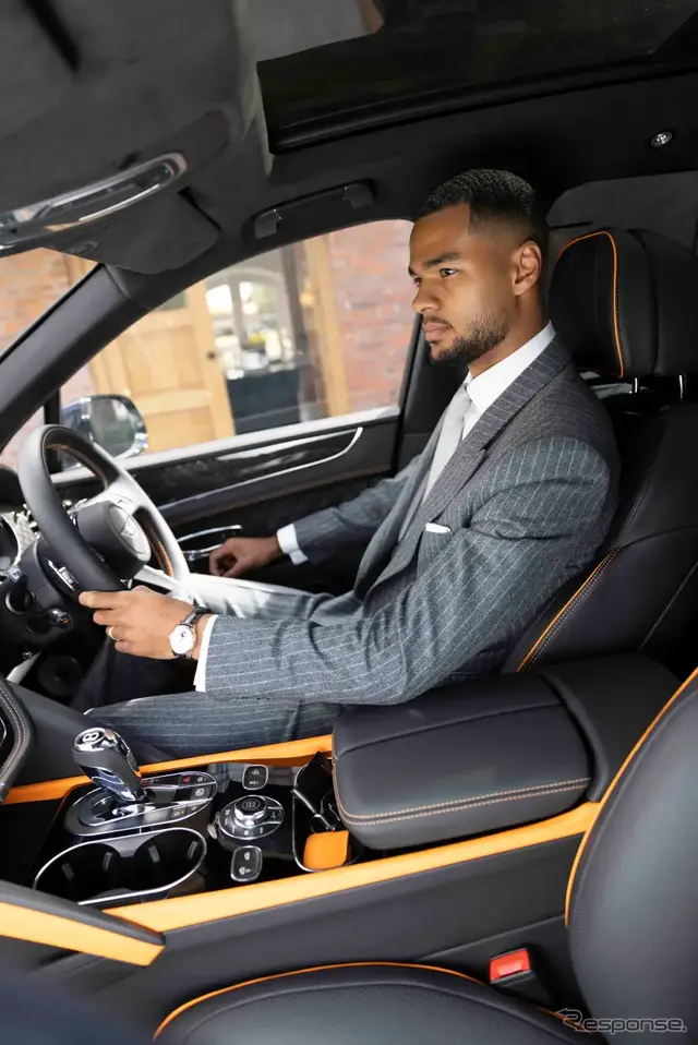 ベントレー・ベンテイガとコーディ・ガクポ選手