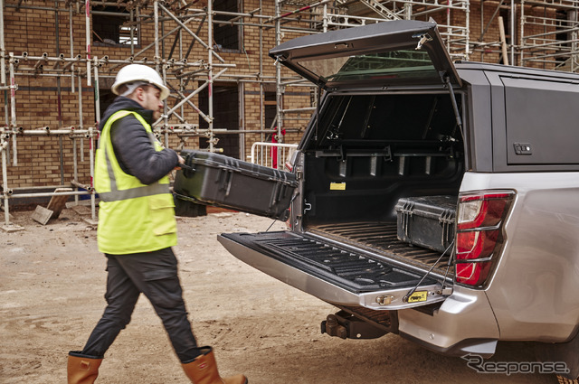 いすゞD-Maxの「V-Cross Commercial」