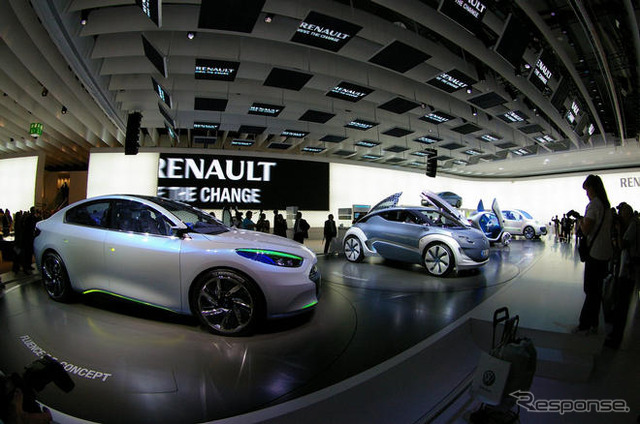 【フランクフルトモーターショー09】ルノー フルエンス 新型セダンにEV仕様