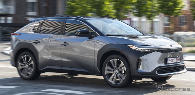 トヨタ bZ4X（欧州仕様）