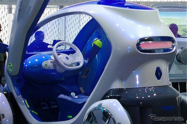 【フランクフルトモーターショー09】ルノー トゥイジー…超小型EVコンセプト