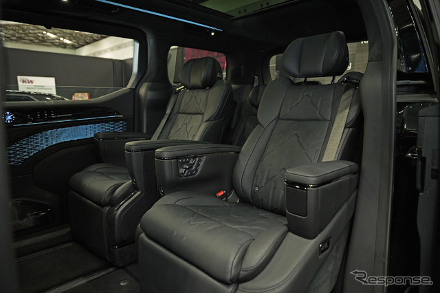 ZEEKR 009（ジャパンモビリティショー2025）