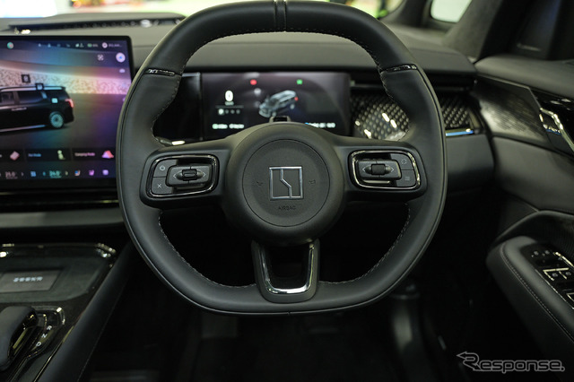 ZEEKR 009（ジャパンモビリティショー2025）