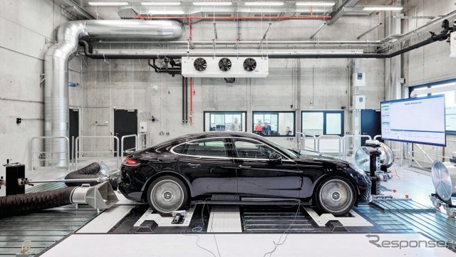 ポルシェの250km/hまで走行中の振動と騒音を精密に再現する試験装置「FaSiP」