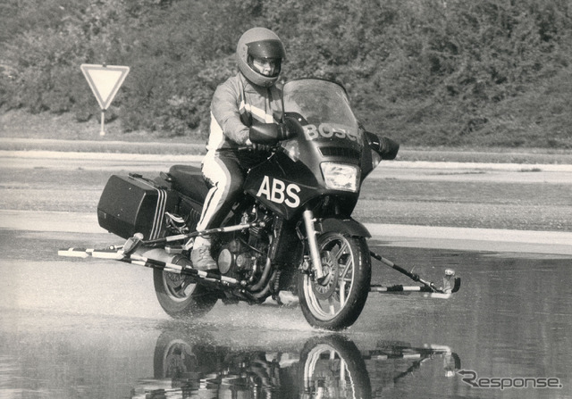 最初期のABSのテスト風景