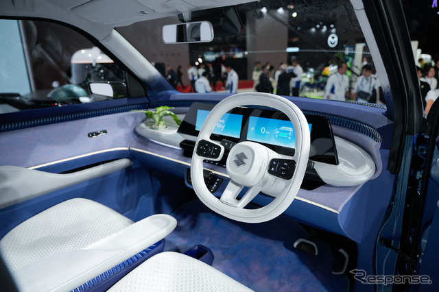 スズキ Vision e-Sky（ジャパンモビリティショー2025）