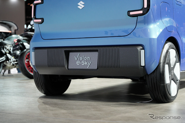 スズキ Vision e-Sky（ジャパンモビリティショー2025）