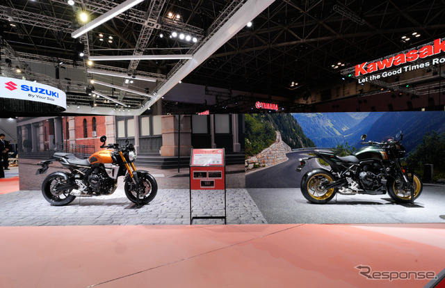 スズキ GSX-8T（左）とGSX-8TT（右）（ジャパンモビリティショー2025）