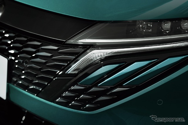 日産「ノート オーラ」