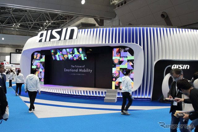 「A'sガレージ」をコンセプトにブースを展開したアイシン（ジャパンモビリティショー2025）