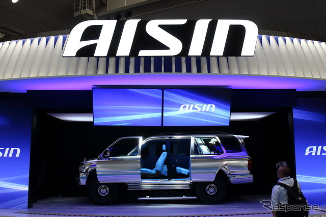 「A'sガレージ」をコンセプトにブースを展開したアイシン（ジャパンモビリティショー2025）