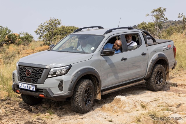 日産 ナバラ 現行型