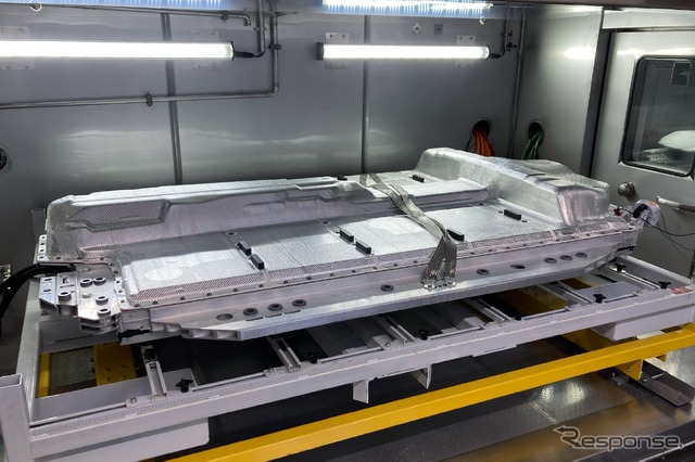 BMW『i7』のプロトタイプに搭載されるソリッドパワー社の大型純全固体電池