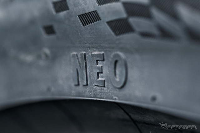 ポルシェ『マカン』新型がコンチネンタル製サマータイヤを純正装着