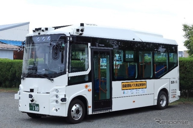 自動運転バス車内探検