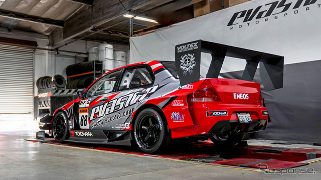 2006年式三菱『ランサーエボリューション』のカスタマイズモデル、「エボ9 RS」