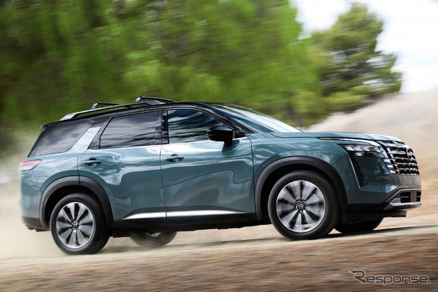 日産パスファインダー（北米仕様）