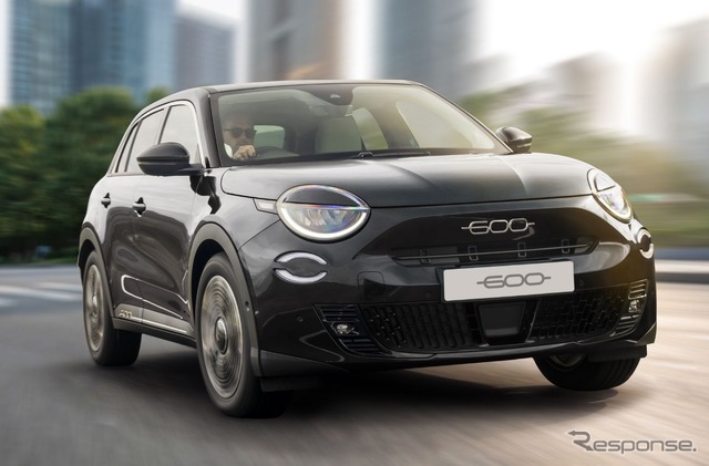 フィアット 600 ハイブリッド ネロ チネマ