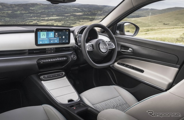 フィアット 600 ハイブリッド ネロ チネマ