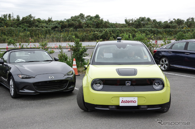 理想軌道とは異なる操作をおこなうと自動操舵が介入する