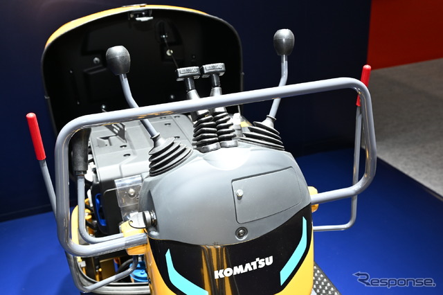 ホンダとコマツが共同開発した電動マイクロショベルのPC05E-1プロトタイプ（ジャパンモビリティショー2023）
