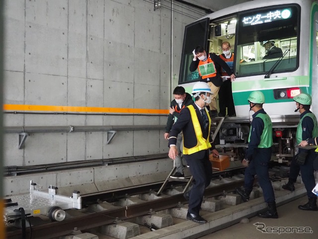 東京メトロ「異常時総合想定訓練」：軽傷者の避難