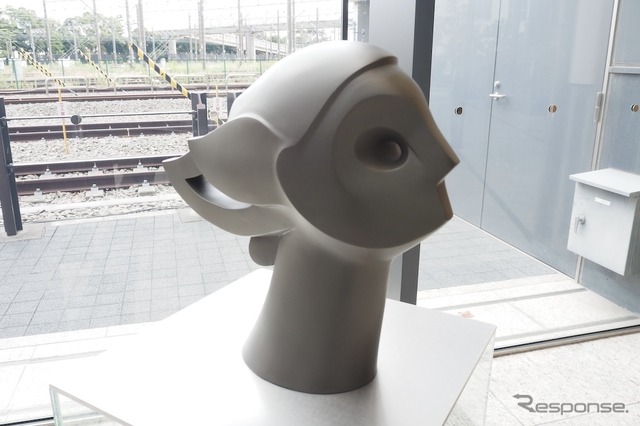 安全を見守るシンボル、マーキュリー像