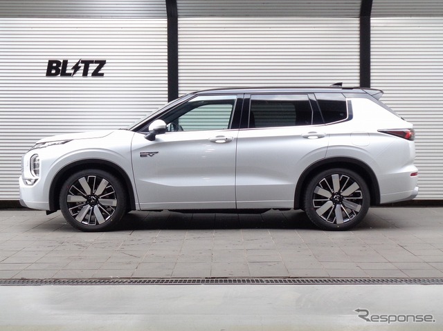 ブリッツ DAMPER ZZ-R　アウトランダーPHEV装着例（基準車高：フロント 31mmダウン / リア 53mmダウン）