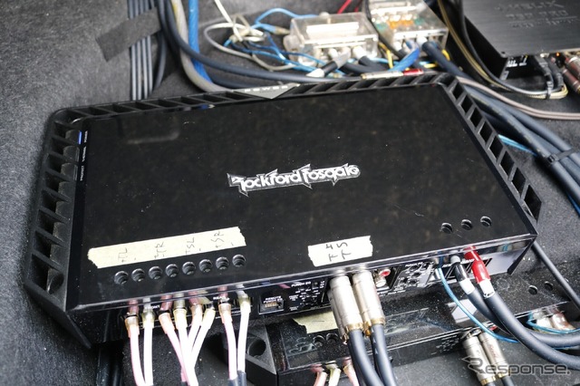 パワーアンプにはロックフォードのパワーシリーズをチョイス。軽快なサウンドを元気良く鳴らすのが狙いとなった。