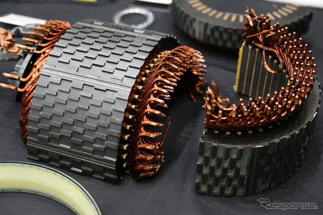 ブルースカイテクノロジーによる中国製PHEV「AVATR12」の分解展示