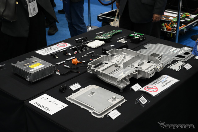 ブルースカイテクノロジーによる中国製PHEV「AVATR12」の分解展示